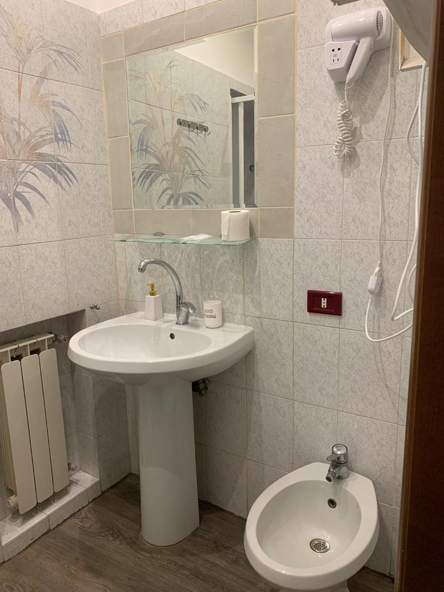 Vatican Rooms Metro Ottaviano Rom Zimmer foto